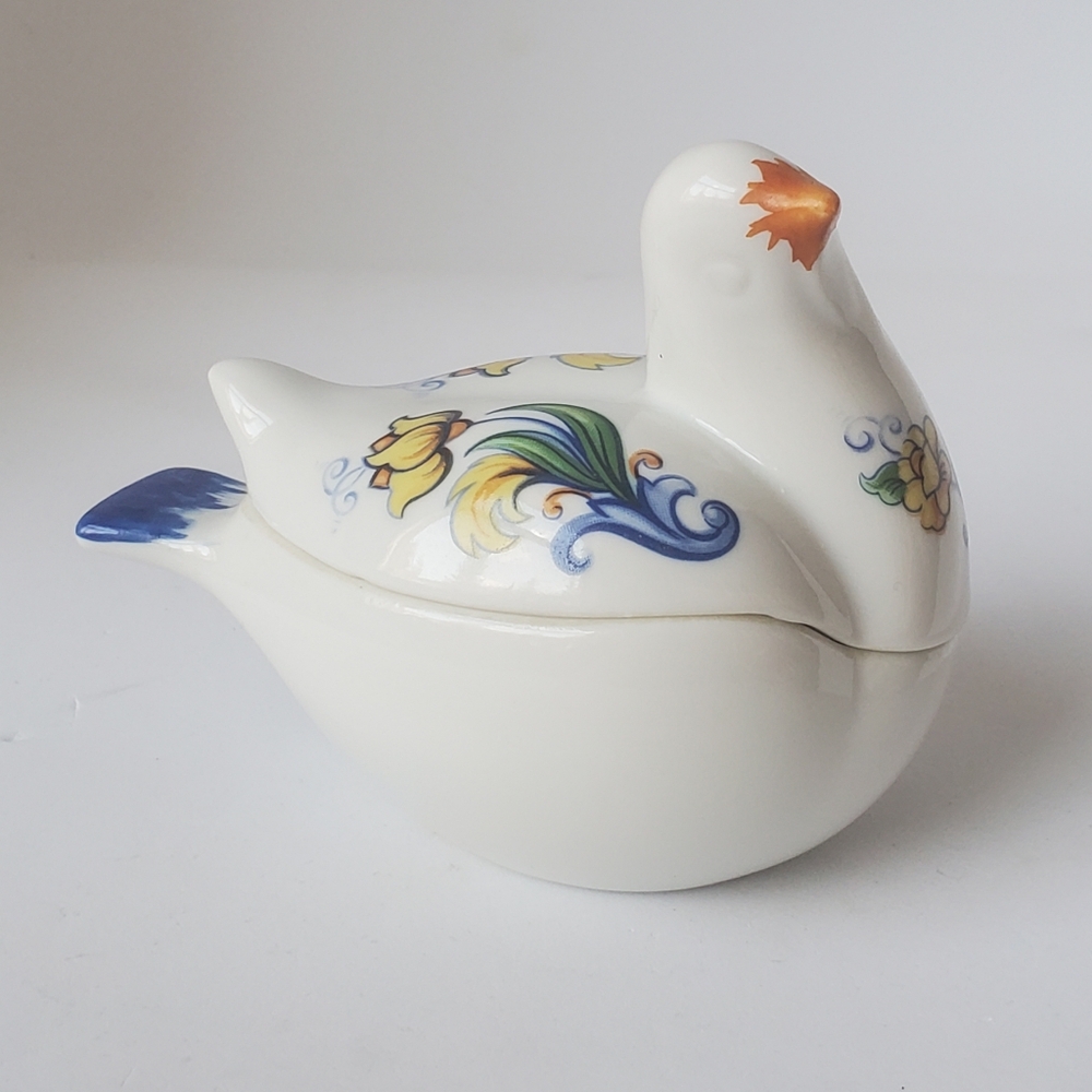 Villa Potpourri for Elizabeth Arden Dove Ceramic Scented Candle Vintage